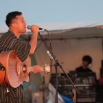 瑛人、『香水』を神宮外苑花火大会にて熱唱！「その口笛すごく上手いね！」と観客を楽しませる〈2023 神宮外苑花火大会〉