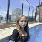 NMB48・堀詩音、大胆太もも見せショットでファン悩殺!「何枚目が好き?」