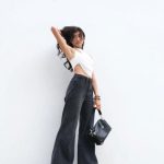 ローラ、黒髪なびく脇見せヘソだしモノトーンコーデでファン悩殺！スラリと伸びた脚に「腰どこですか」とファン歓喜