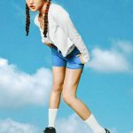 王林、ショートパンツですべすべの美脚を魅せるショットを公開！「え、かわいすぎる〜」とファン歓喜の声