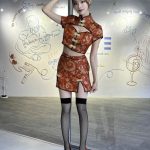 広瀬晏夕、スケスケ網タイツで妖艶な美脚ショット公開!美しすぎるチャイナコス姿にファン歓喜の声