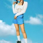 王林、ショートパンツですべすべの美脚を魅せるショットを公開！「え、かわいすぎる〜」とファン歓喜の声