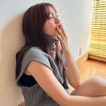 鈴木愛理、可愛すぎるタートルネック衣装を披露！「セクシーすぎ」とファン悩殺