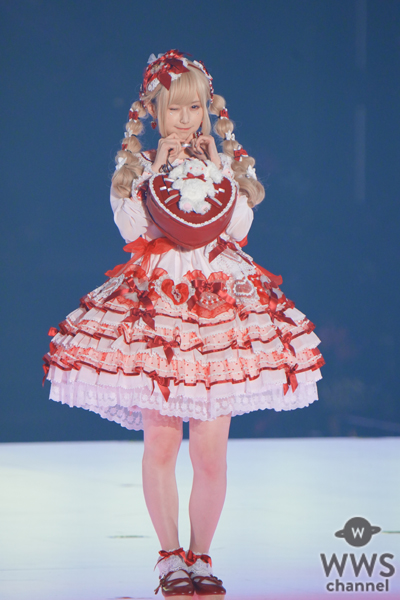 山本望叶(NMB48)、完璧なドール姿にファンから「お人形さんみたい」！＜KANSAI COLLECTION 2023 A/W＞