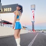 【インタビュー】dela・後藤ひなの、鈴鹿8時間耐久ロードレースで美脚眩しい、爽やかなスカイブルーのRQコスチューム姿を披露！