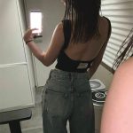 雪平莉左、ワンショルの水着でむっちり裏ももチラリ「可愛くてセクシー」「スタイル、カッコいいです。」とファン歓喜