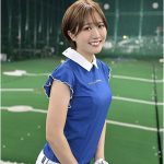 レースクイーン・藤澤響花、超ミニなゴルフウエアでメリハリボディを大胆披露「益々お美しい」「笑顔、最高」とファン歓喜