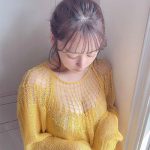 池田メルダ、穴あきニットで豊満なバストがチラリ「めちゃめちゃ可愛い」「セクシー」とファン歓喜