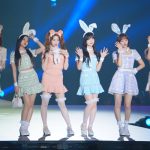 ガールズグループ・Billlie、「関コレ」で可愛さ全開！小香風ミニドレスで美脚アピール＜KANSAI COLLECTION 2023 A/W＞