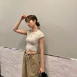 堀田茜、ヘソ出しナチュラル系ファッションで登場!隠し切れないオーラでファンを圧倒