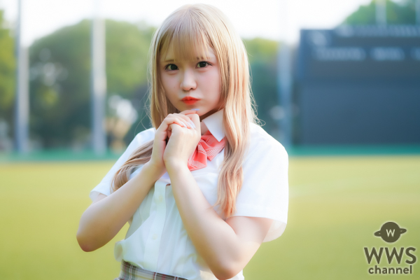 謎の金髪美少女、NEÖN_・小雨に視線が釘付け！＜真夏の制服撮影イベント『学園天国』in 駒沢球場＞