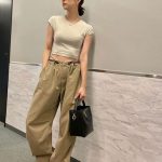 堀田茜、ヘソ出しナチュラル系ファッションで登場!隠し切れないオーラでファンを圧倒