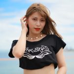 家平有希＆瑠璃奈、新井美穂がヘソ出し、美脚アピールのミニ丈コーデで大阪のビーチを魅了！ ＜MUSIC CIRCUS'23＞