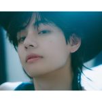 BTS・V、ノーメイクで撮影したナチュラルな日常！初のsolo Album 'Layover'のコンセプトフォトを公開
