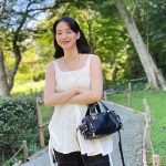 のん、美脚＆美腕際立つ膝上ミニスカ×キャミの夏コーデで笑顔SHOT