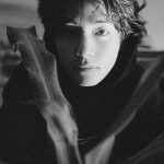 BTS・V、ノーメイクで撮影したナチュラルな日常！初のsolo Album 'Layover'のコンセプトフォトを公開