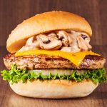 『一番採り生どんこ』の椎茸バーガーが、史上初登場!ゴロっと食感がフレッシュネス流！和洋の秋食材贅沢バーガー2種新発売！