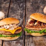 『一番採り生どんこ』の椎茸バーガーが、史上初登場!ゴロっと食感がフレッシュネス流！和洋の秋食材贅沢バーガー2種新発売！