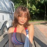 藤田もも、アメリカサイズの豊満バストで視線釘付け！