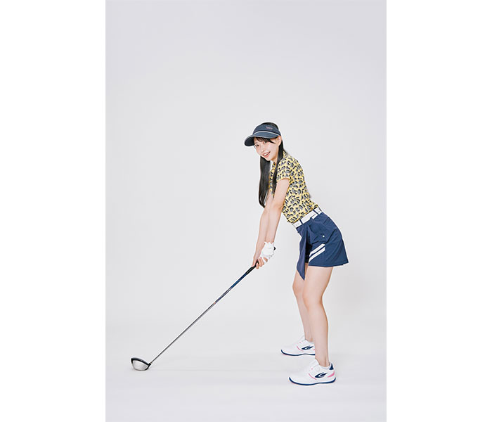 一ノ瀬のこがゴルフウェア姿で美スタイル披露！「PLATINUM GOLF」でゴルフコンテンツを発信