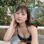 佐藤かれん、ハイウェストビキニ着こなし夏満喫