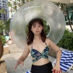 佐藤かれん、ハイウェストビキニ着こなし夏満喫