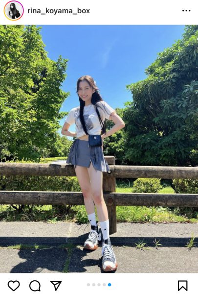 小山璃奈、圧倒的な脚線美で魅了するミニスカコーデに反響ぞくぞく！