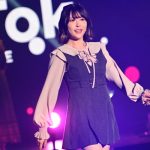 Jams Collection・小此木流花（るーるる）、黒のミニ丈ワンピースで美脚チラリ＜IDOL RUNWAY COLLECTION supported by TGC＞