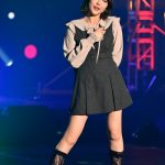 Jams Collection・小此木流花（るーるる）、黒のミニ丈ワンピースで美脚チラリ＜IDOL RUNWAY COLLECTION supported by TGC＞