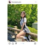 小山璃奈、圧倒的な脚線美で魅了するミニスカコーデに反響ぞくぞく！