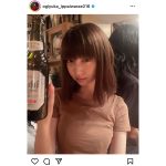 荻野由佳「夏といえば！」、ビール片手に不敵な笑み