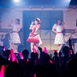 小倉唯、デビュー10周年イヤーを締めくくるアニバーサリーライブに観客熱狂