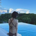 篠田麻里子、水着姿でヘルシー美ボディ全開！プライベートプールを満喫