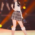 SHEON、魅惑の唇タッチ！最強クールビューティー降臨！＜KANSAI COLLECTION 2023 A/W＞