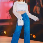 SIYOON、腰位置高すぎ！ほっそり華奢ウエストを堂々アピール＜KANSAI COLLECTION 2023 A/W＞