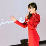≠ME・鈴木瞳美がランウェイデビュー！赤いタイトワンピースで美ボディ披露＜IDOL RUNWAY COLLECTION supported by TGC＞