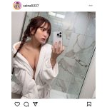 竹内星菜、ガウンからふっくら美谷間見せつけ！