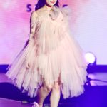 矢吹奈子、ミニ丈ピンクドレスから美脚チラリ！「IDOL RUNWAY COLLECTION」のトップバッターを飾る！＜IDOL RUNWAY COLLECTION supported by TGC＞