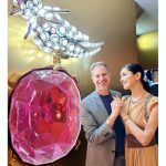 アンミカ、セクシードレスで魅了するフローレンス・ピューとの3SHOT公開