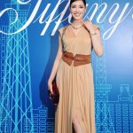 アンミカ、セクシードレスで魅了するフローレンス・ピューとの3SHOT公開