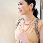 アンミカ、セクシードレスで魅了するフローレンス・ピューとの3SHOT公開