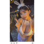 「エッッッッチ！」深田えいみ、ほとんど隠れてない白バニー姿で登場！世界中のファン歓喜の声