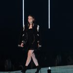 嵐莉菜、おすまし顔がカッコ良すぎ！スラッと生脚で堂々ウォーキング！＜マイナビ TGC 2023 A/W＞