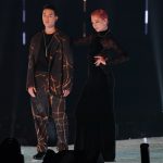 土屋アンナ、イケメン息子の澄海とランウェイに降臨！＜マイナビ TGC 2023 A/W＞