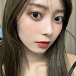 「これはどタイプ！」松川星、美メイク＆デコルテあらわの自撮りショットを投稿！