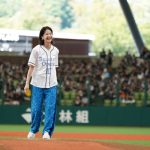 【写真特集】女優・松本若菜、85点の美しすぎる華麗なピッチングフォームを披露!