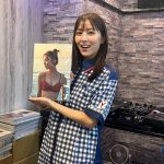 「いらっしゃいませ！写真集あたためますか！？」石川恋、一日コンビニ店長！世界初？コンビニを写真集でジャック！！石川店長自ら、写真集を販売！！