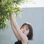 「初の寝起き！ほぼすっぴん（笑）」礒部花凜1st写真集から「添い寝カット」を公開
