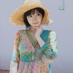 「初の寝起き！ほぼすっぴん（笑）」礒部花凜1st写真集から「添い寝カット」を公開