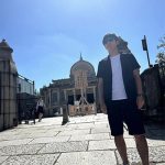 東貴博、第2子妊娠中の妻･安めぐみと安産祈願のため東京水天宮へ「無事に犬を撫でて 安産祈願完了!めでたし めでたし」